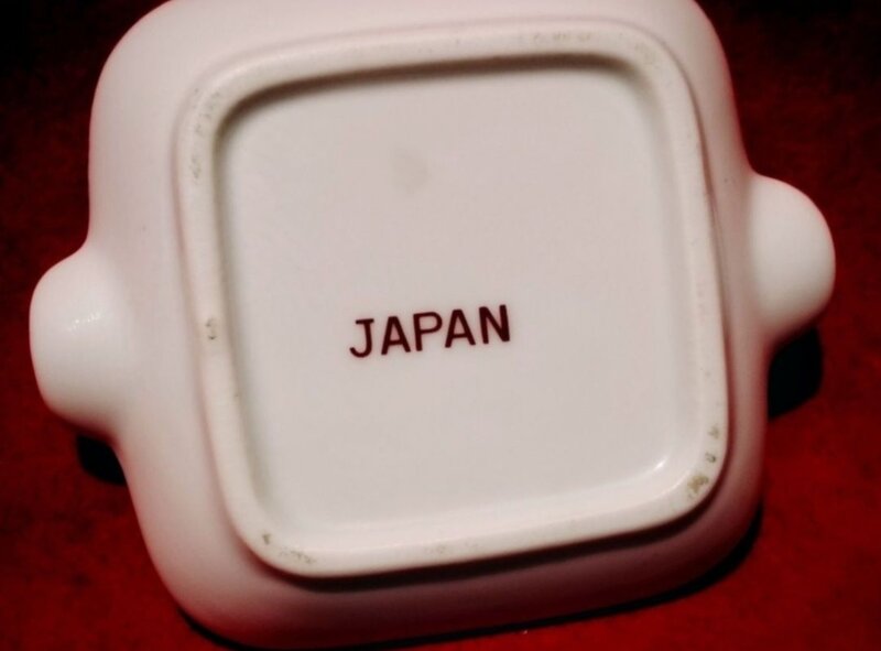 Trei scrumiere japoneze, anii 1930-1939